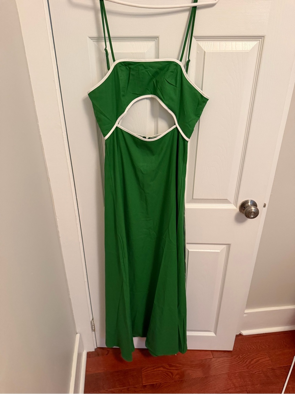 Commense Green Cutout Maxi Dress with White Trim - Picture 3 of 4